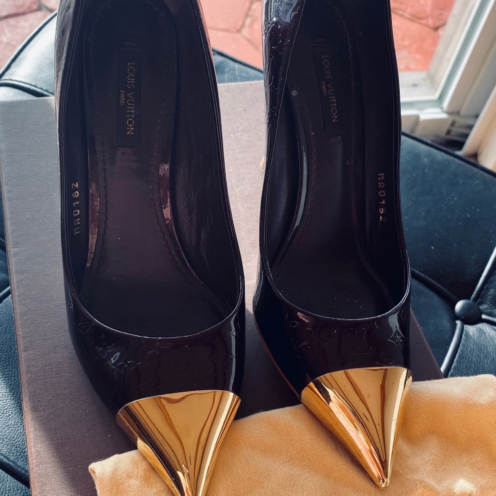 Louis Vuitton shoes - Picture 2 of 6